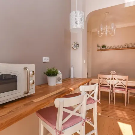 Apartment Chez Marie - Cozy One-bedroom With Balcony By Flat Mаnager