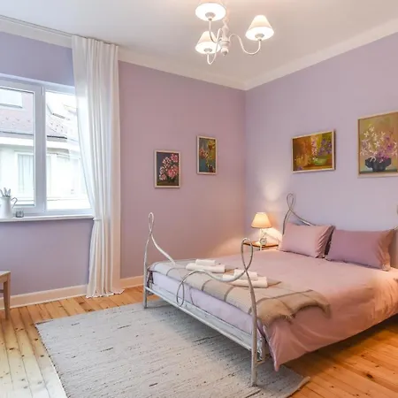 Chez Marie - Cozy One-bedroom With Balcony By Flat Mаnager * Софія